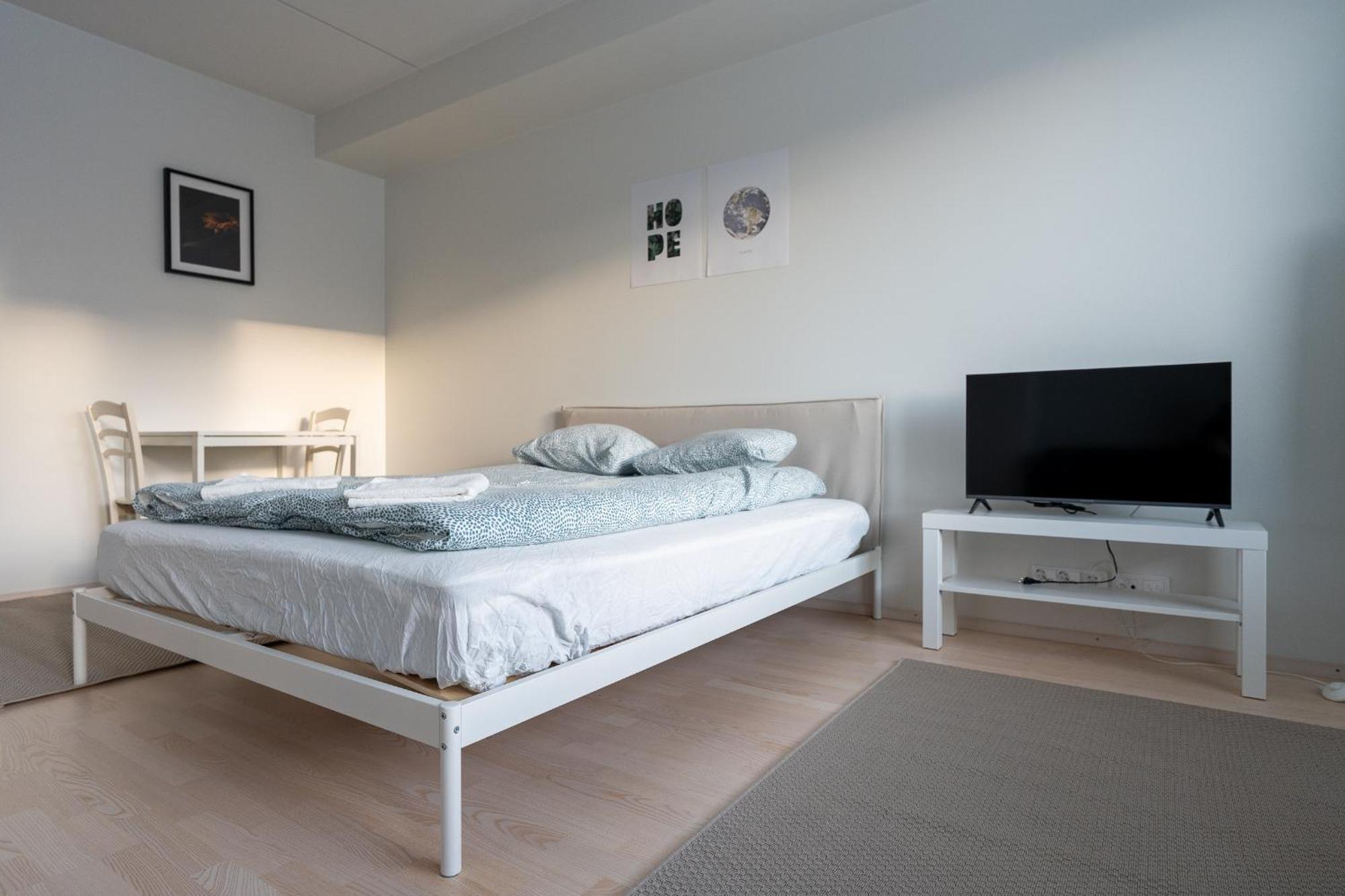 Easy Stay Rooms & Apartments Near Airport Вантаа Екстер'єр фото