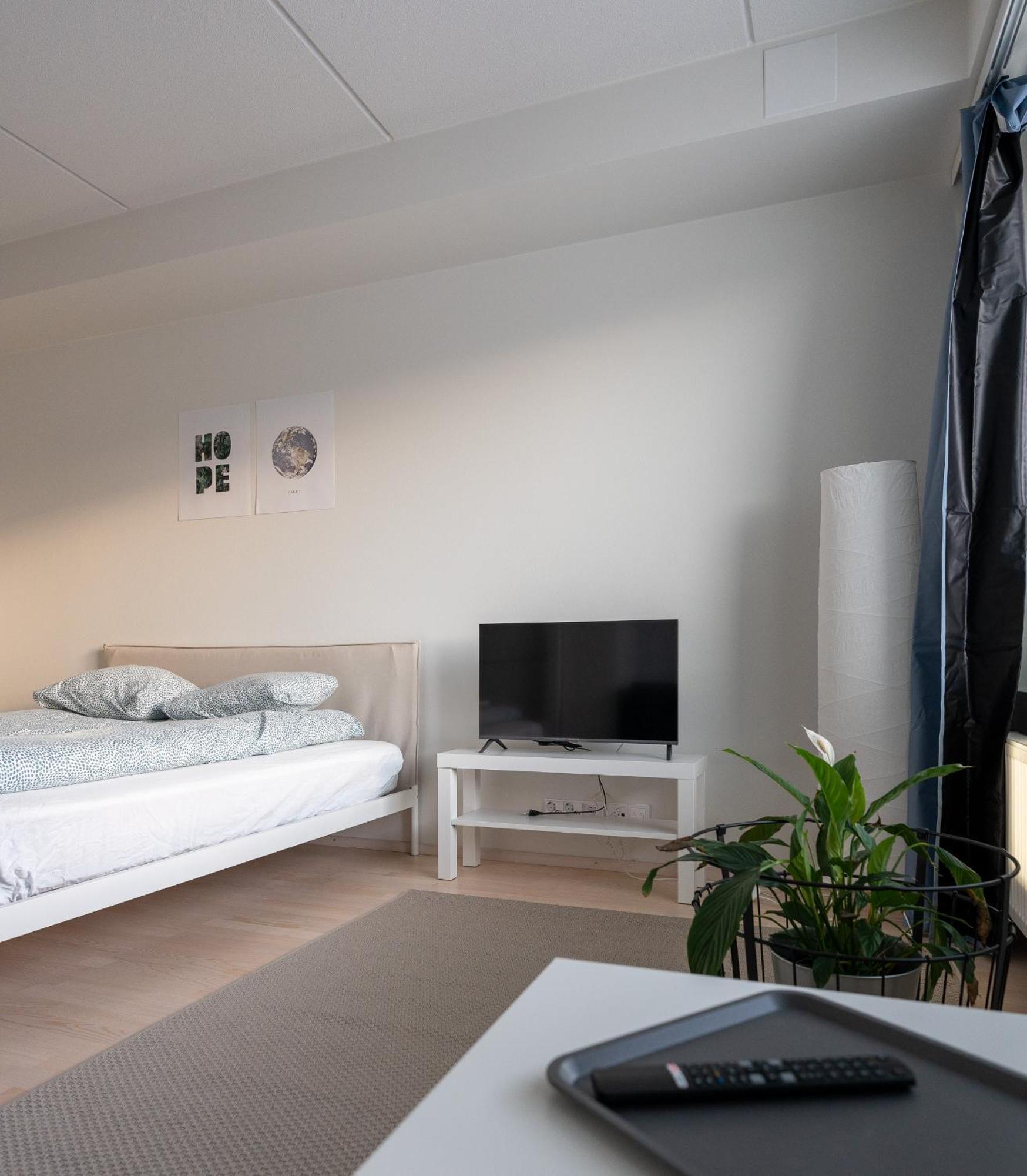 Easy Stay Rooms & Apartments Near Airport Вантаа Екстер'єр фото